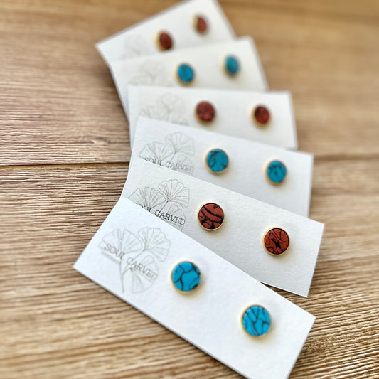 Dupe Stone Studs